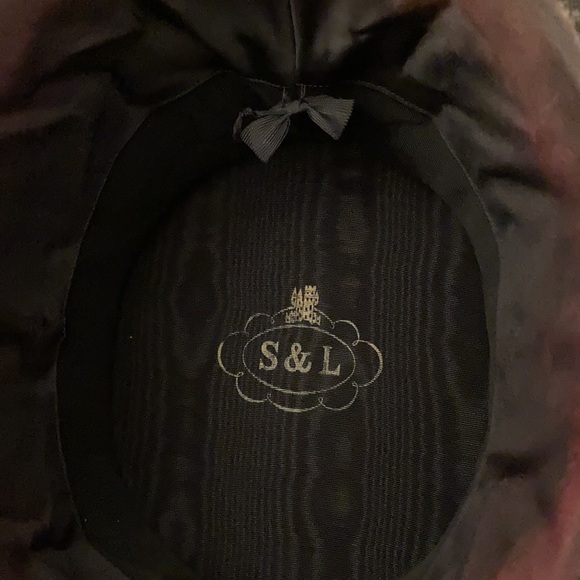 Gorgeous Black on Black Pinstripe Jacket w/matching Slacks and Shirt Top Hat tie - Picture 12 of 13